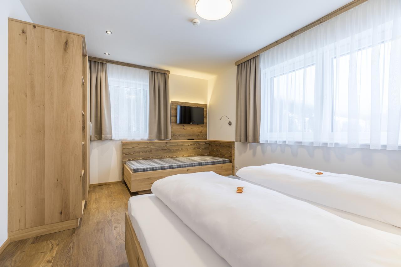 Ofentuerl Alpine Living Aparthotel Flachau Exterior photo