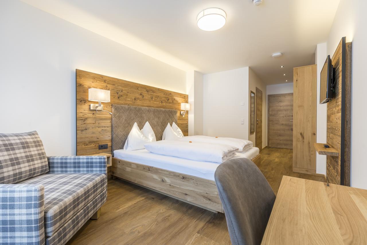 Ofentuerl Alpine Living Aparthotel Flachau Exterior photo
