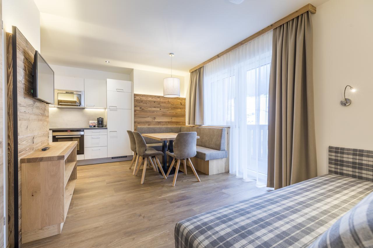 Ofentuerl Alpine Living Aparthotel Flachau Exterior photo