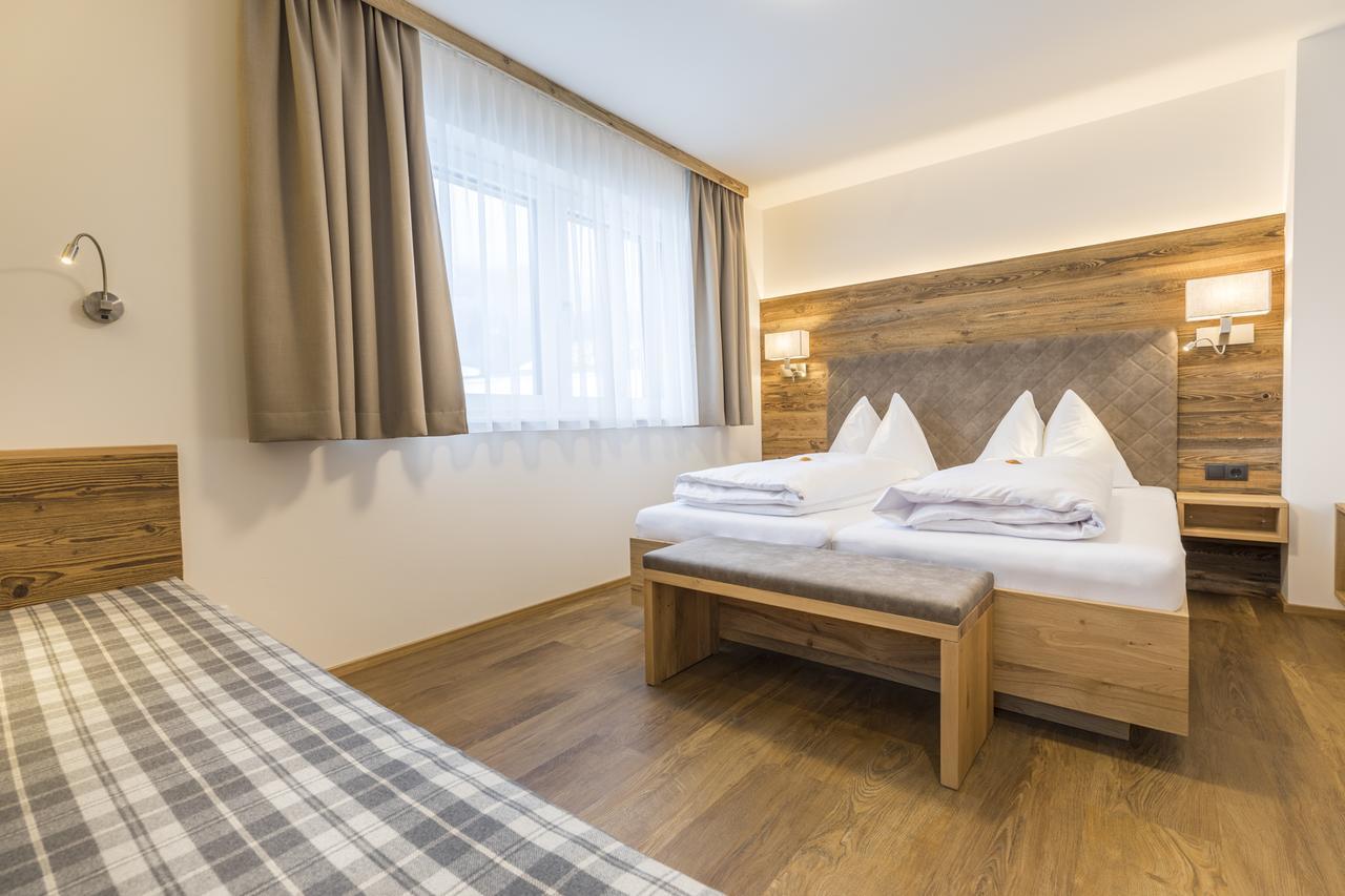 Ofentuerl Alpine Living Aparthotel Flachau Exterior photo