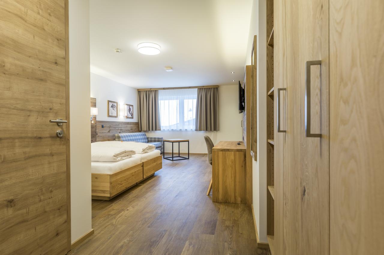Ofentuerl Alpine Living Aparthotel Flachau Exterior photo