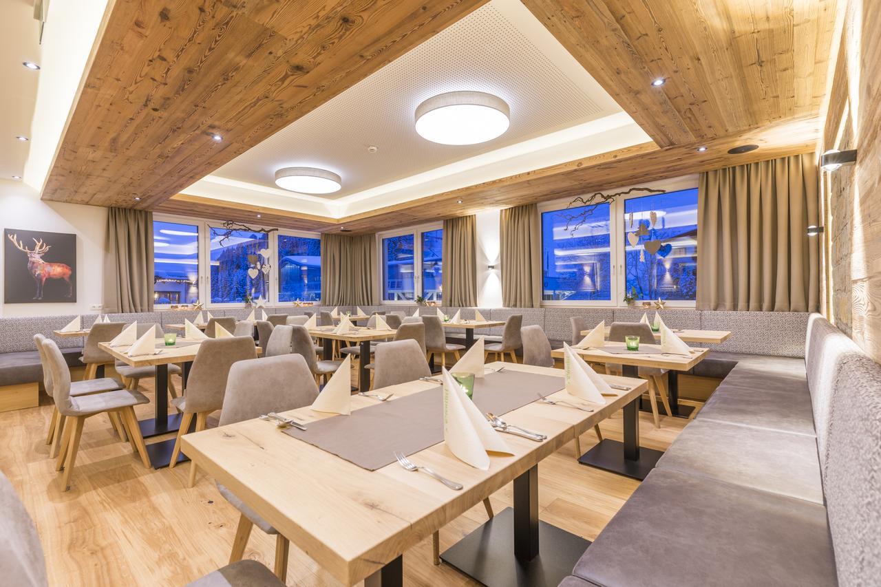 Ofentuerl Alpine Living Aparthotel Flachau Exterior photo