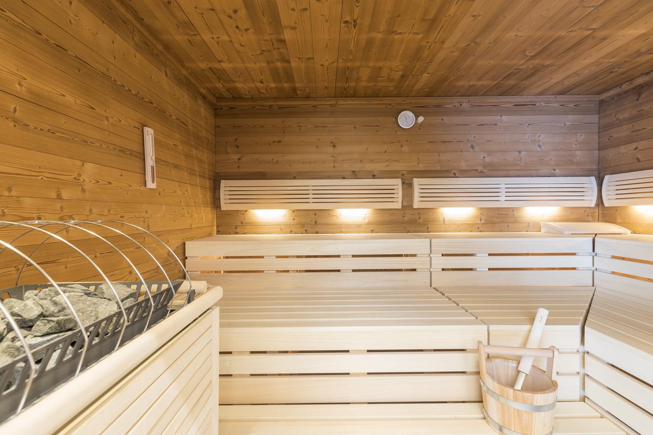 Ofentuerl Alpine Living Aparthotel Flachau Exterior photo