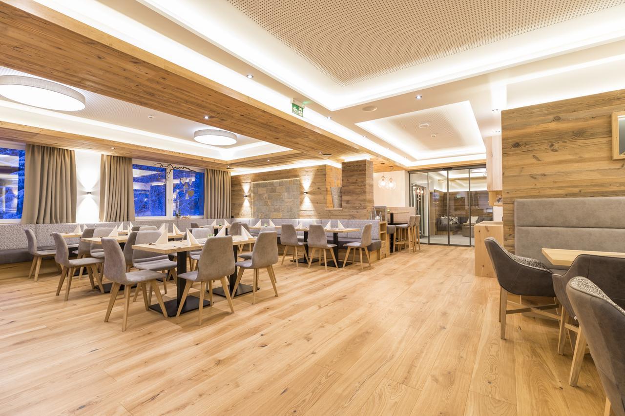 Ofentuerl Alpine Living Aparthotel Flachau Exterior photo