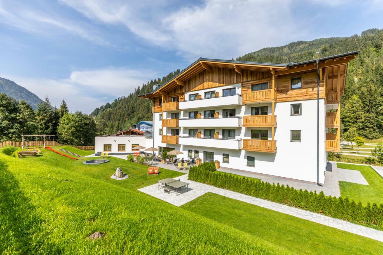 Ofentuerl Alpine Living Aparthotel Flachau Exterior photo